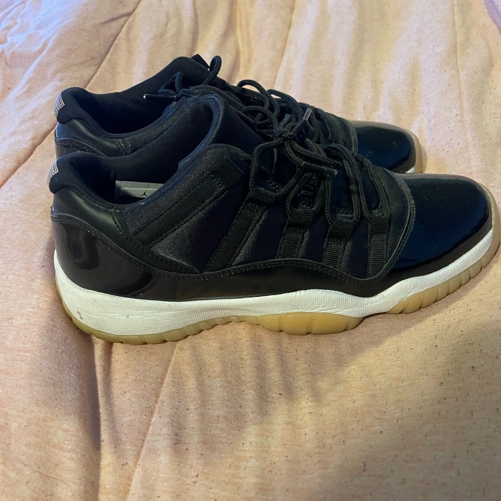 Bleached Coral 11s